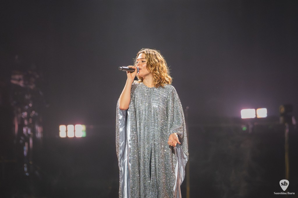 Maggie Rogers - Moda Center, Portland. Photo by Tom Pacyk.