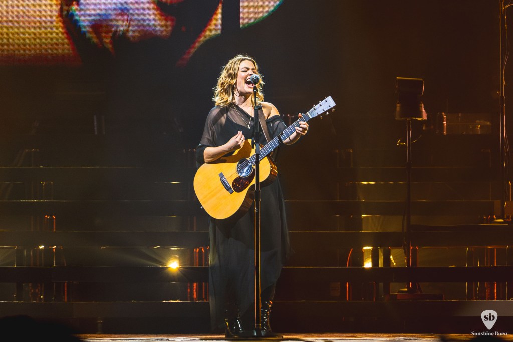 Maggie Rogers - Moda Center, Portland. Photo by Tom Pacyk.