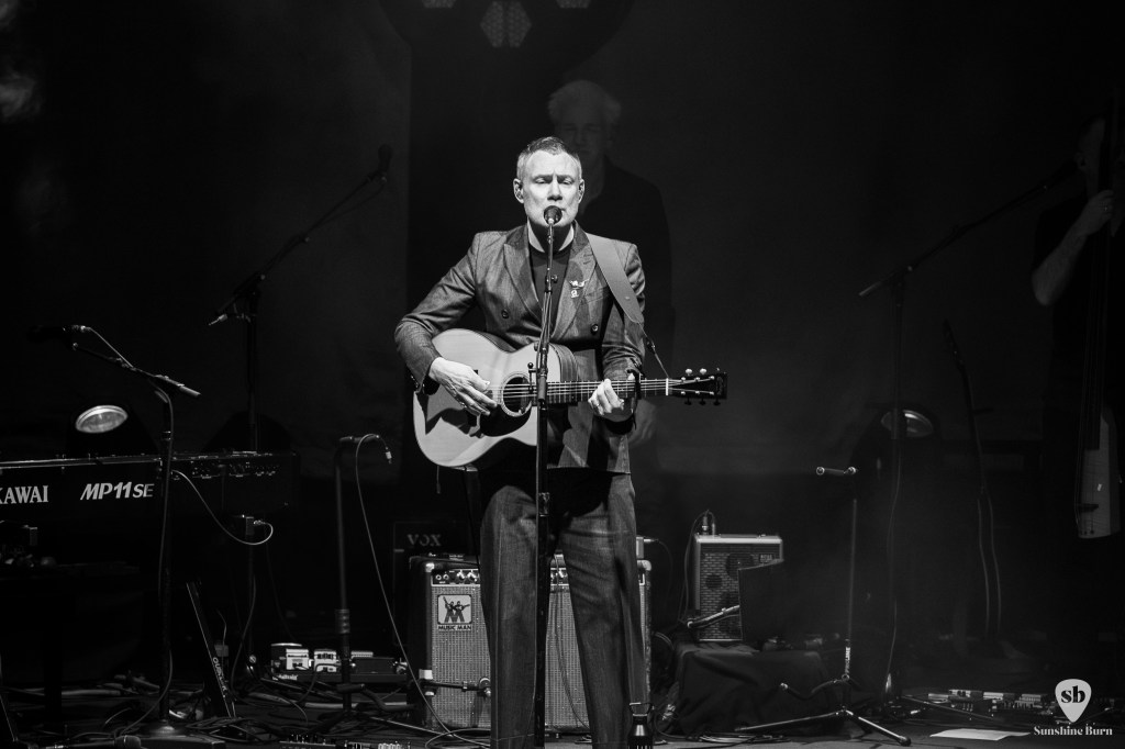 David Gray - Keller Auditorium. Portland, OR. Photo by Tom Pacyk.