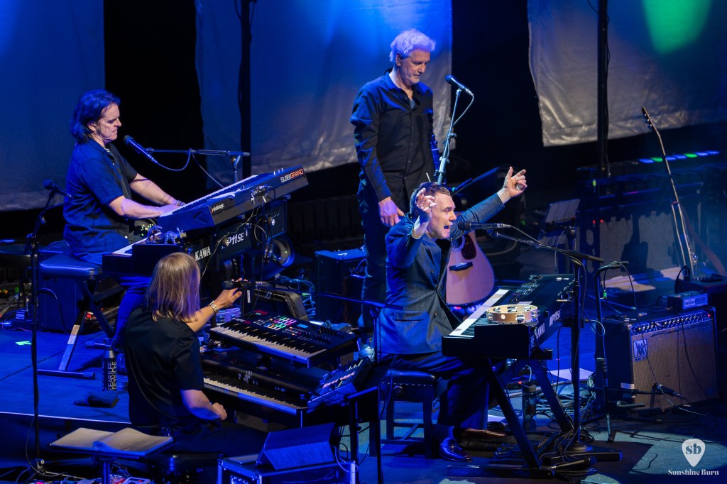 David Gray - Keller Auditorium. Portland, OR. Photo by Tom Pacyk.